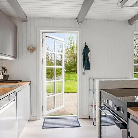 Hinrich - 750m From The Sea By Interhome Nyaraló Hals