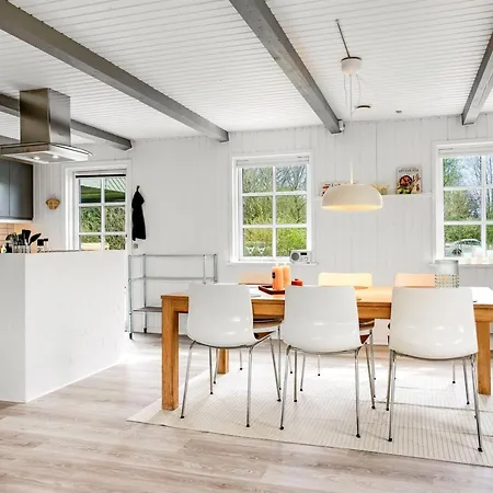 Hinrich - 750m From The Sea By Interhome Nyaraló Hals