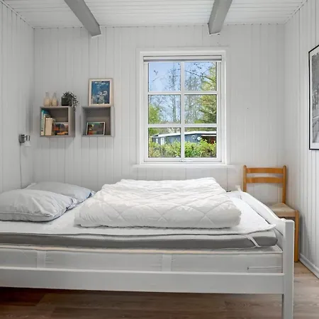 Hinrich - 750m From The Sea By Interhome * Hals