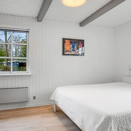 Hinrich - 750m From The Sea By Interhome * Hals