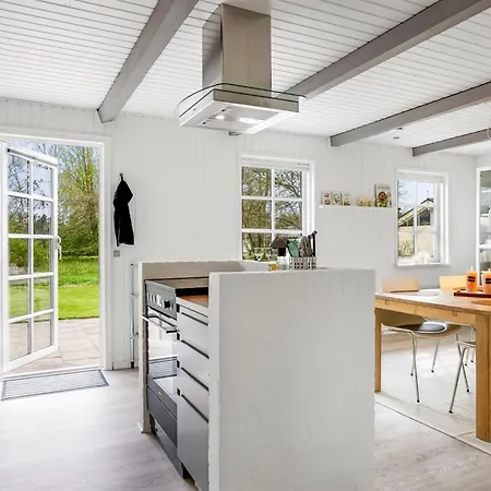 Nyaraló Hinrich - 750m From The Sea By Interhome Hals